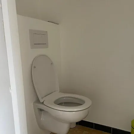 Menton, Pour 3 Personnes, Proche Gare *