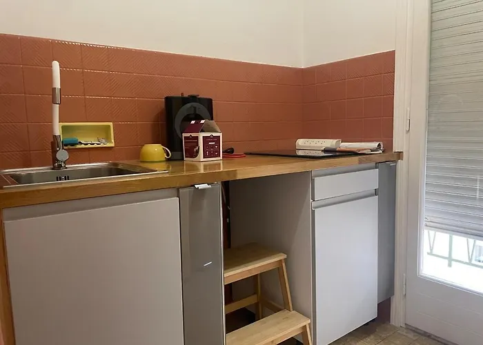 Menton, Pour 3 Personnes, Proche Gare 芒通